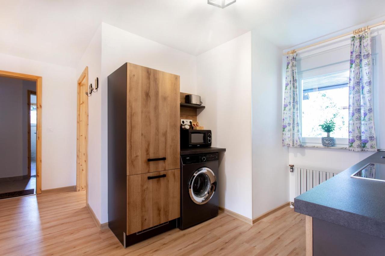 Honey Apartments Жировница Экстерьер фото